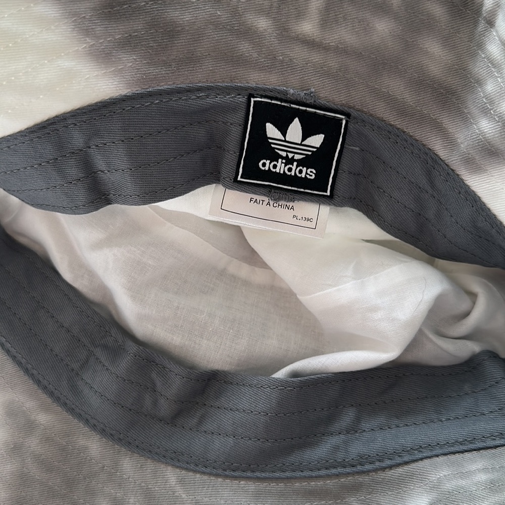 Adidas Bucket hat - Picture 4 of 4